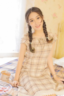 老师强行给女学生做核酸